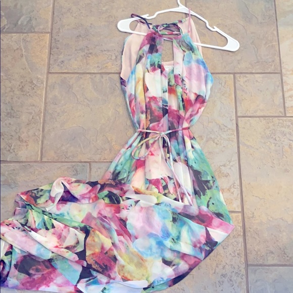 Maggy London Dresses & Skirts - Nagy London floral maxi - size 2